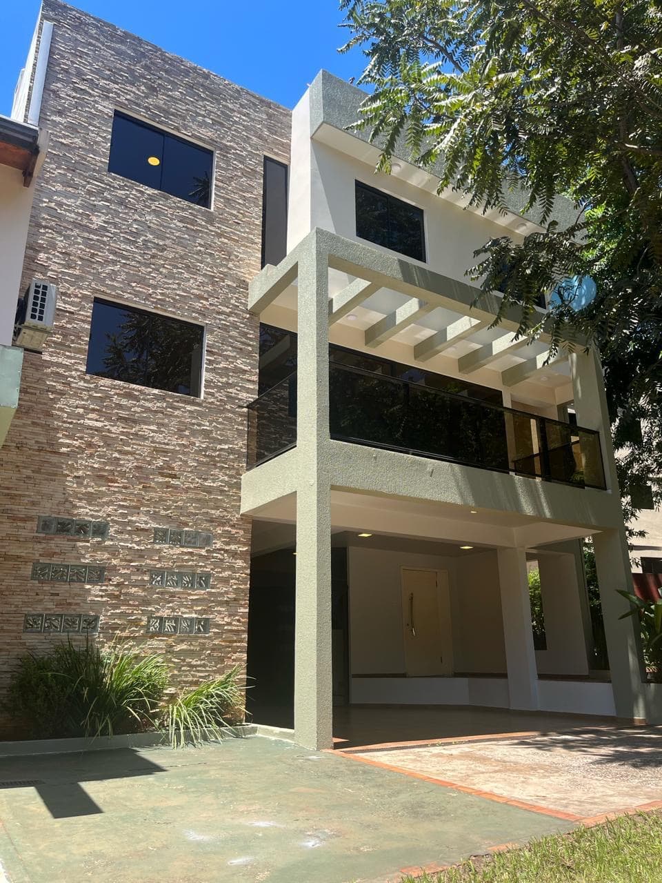 DUPLEX EN PARANÁ COUNTRY CLUB EN ALQUILER
