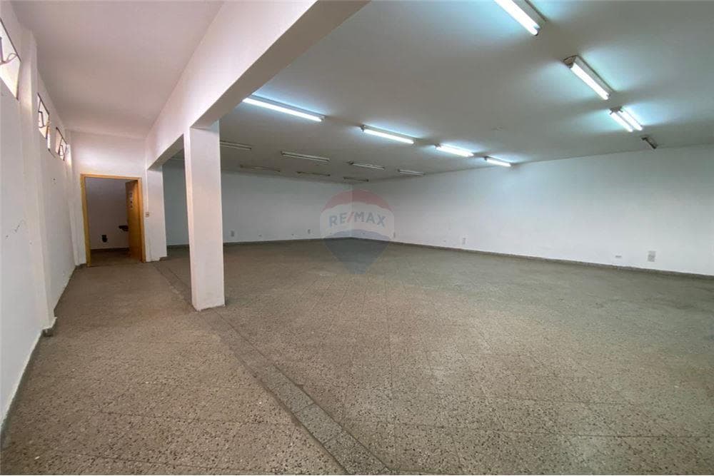 ALQUILER EDIFICIO PRIMER PISO ASUNCION CENTRO
