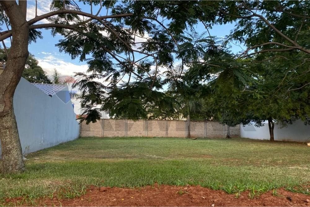 Vendo terreno en Barrio Cerrado en MRA