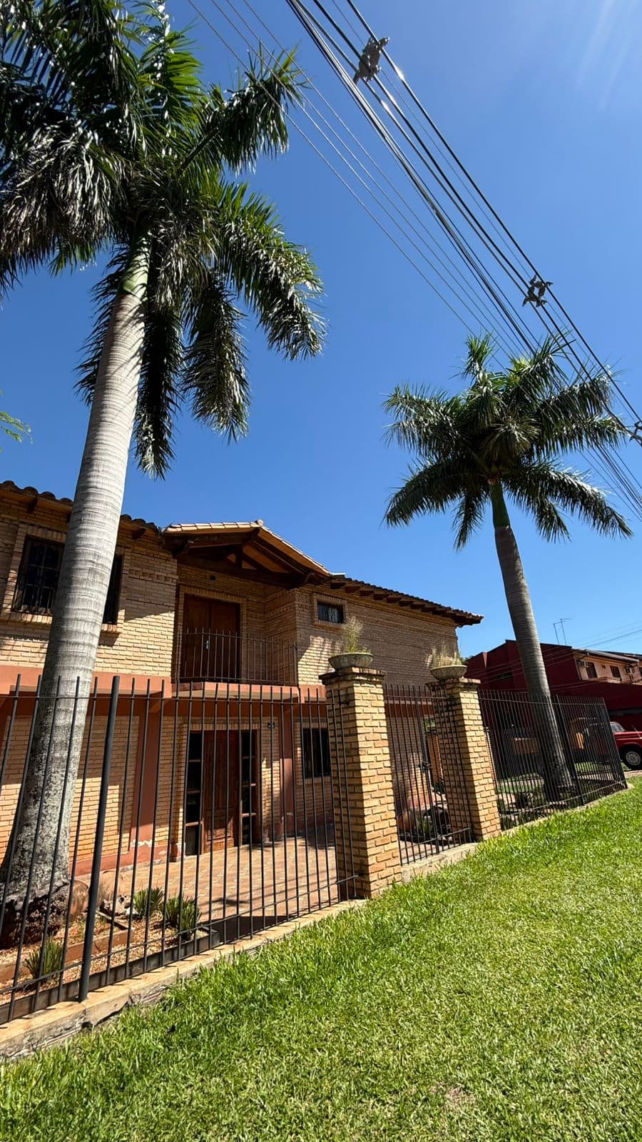 VENDO CASA DE DOS PLANTAS EN LA CIUDAD DE LAMBARE BARRIO SAN ANTONIO
