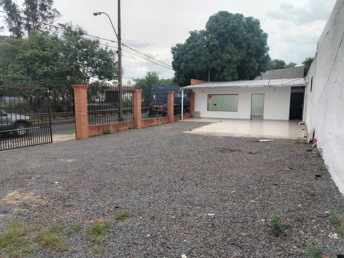 ALQUILO LOCAL COMERCIAL SOBRE AVDA. MADAME LYNCH - ID 48708 – 2