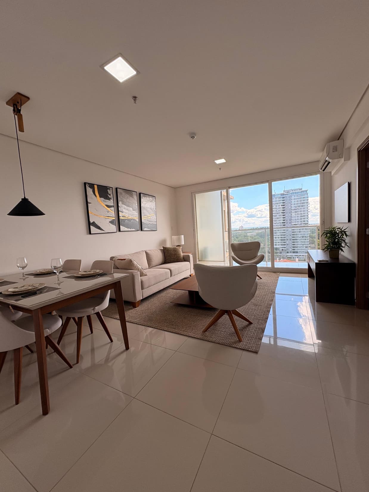 SANTÍSIMA TRINIDAD, EN ALQUILER, AMPLIO DEPTO DE 1 DORMITORIO.