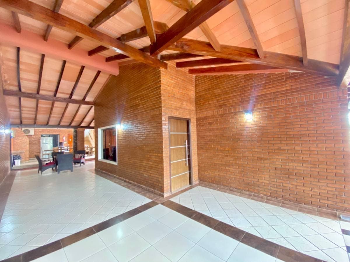 VENDO CASA DE 5 DORMITORIOS EN FERNANDO DE LA MORA - ZONA ACCESO SUR – 2