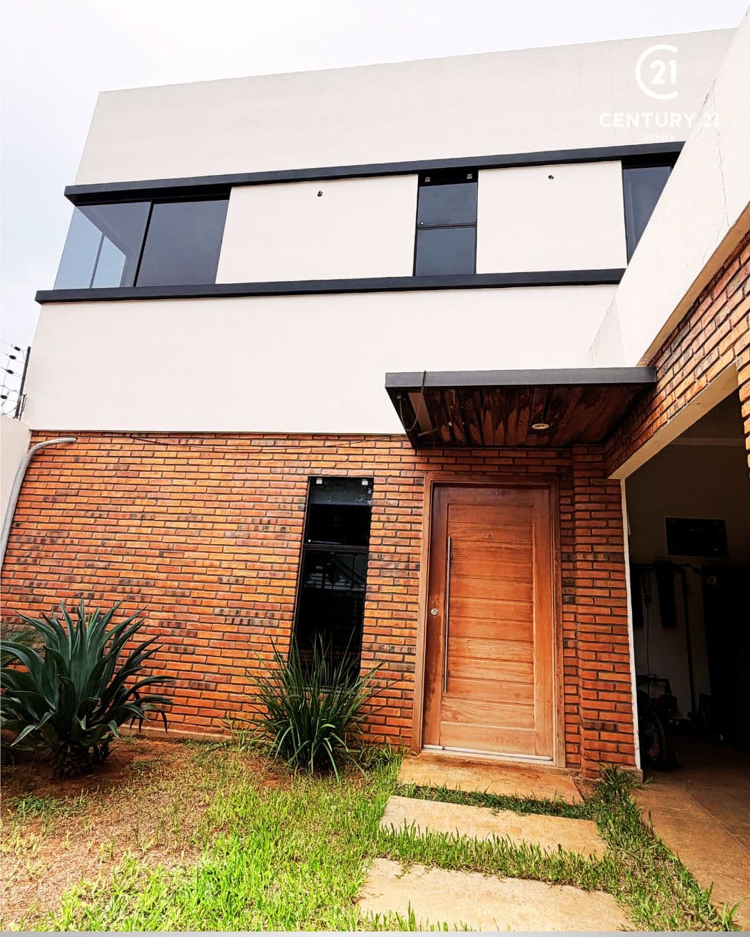 Alquilo Moderna casa en MRA. Bo María Auxiliadora