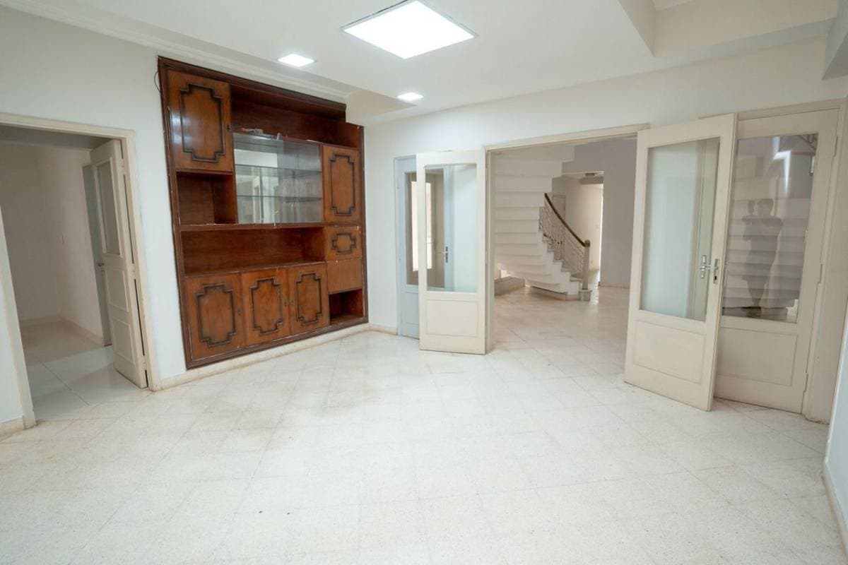 Vendo amplia oficina en Villa Morra Asunción. – 3
