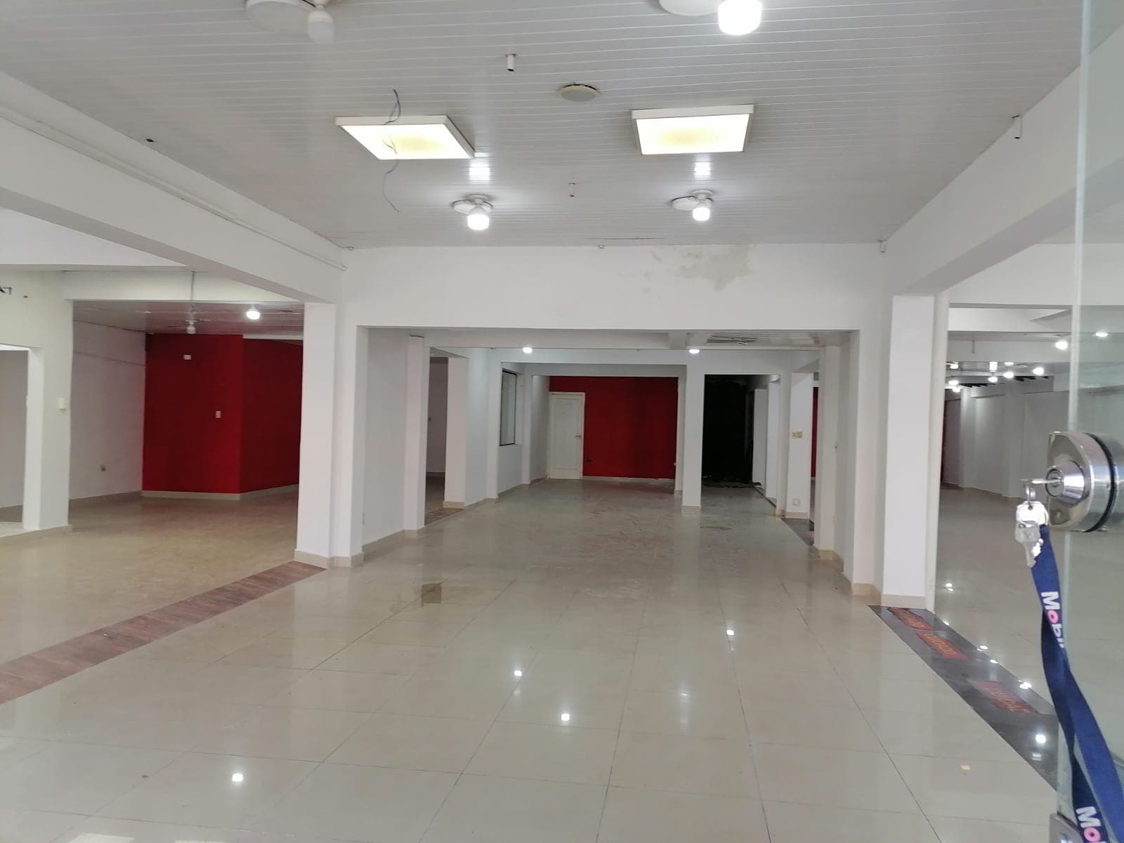 Alquilo Amplio Local Comercial.595mts.Eusebio Ayala c/Gral.Santos – 2