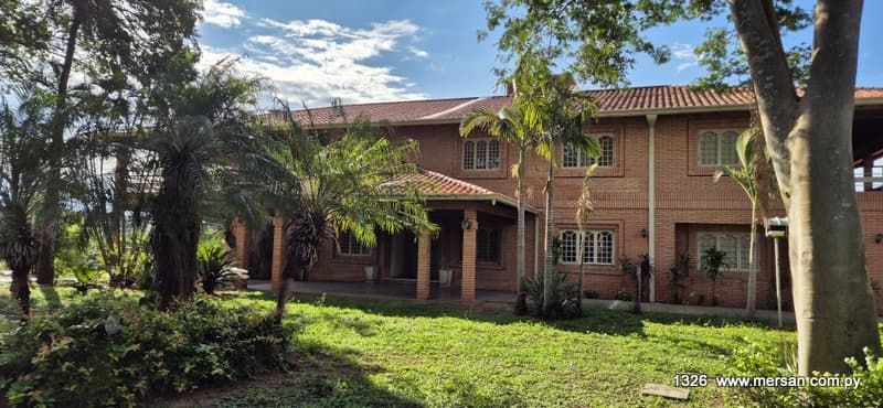 Vendo Amplia Residencia 5 Dorm. Z/ Univ. Católica Lambaré (CóD. 1326) – 2