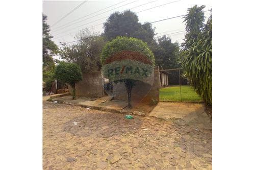 TERRENO CON CASA EN VENTA, CENTRAL FERNANDO DE LA MORA