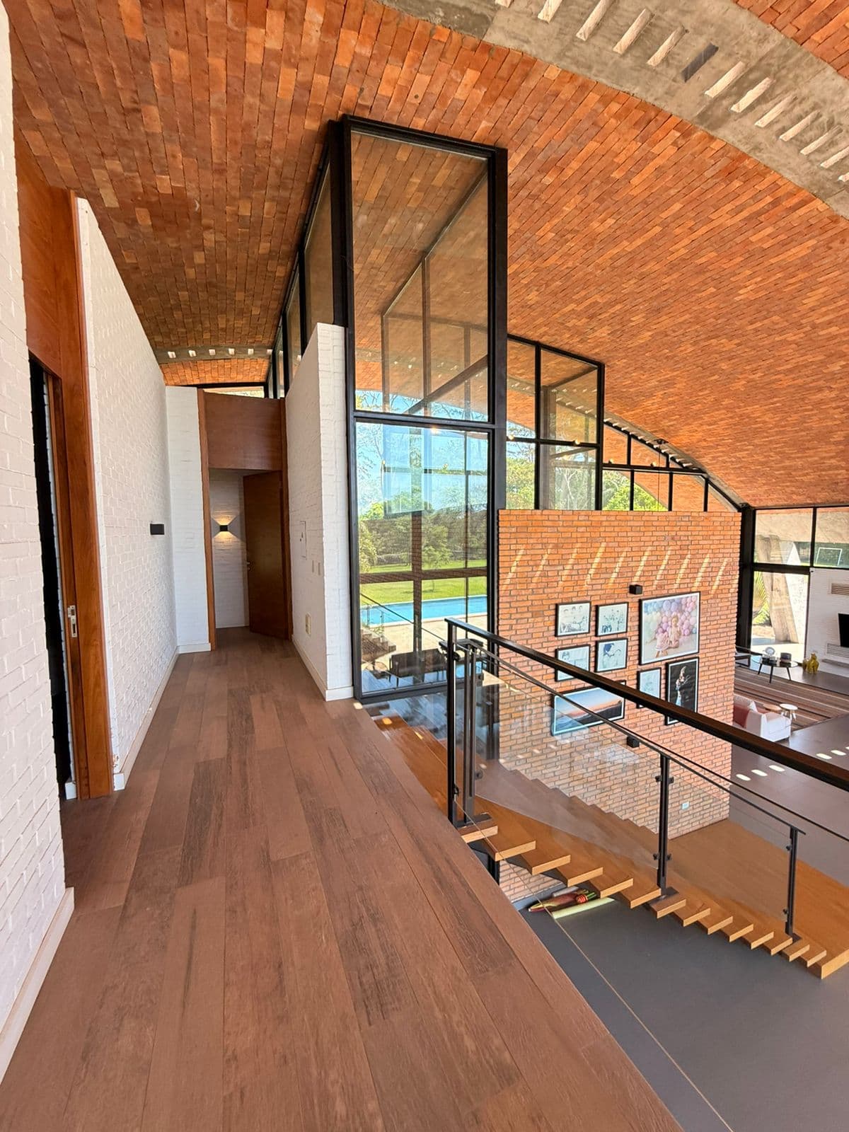 VENDO RESIDENCIA DE LUJO EN SURUBI'I MARIANO ROQUE ALONSO – 3