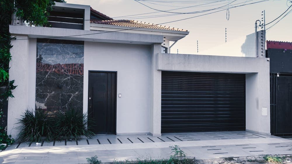 RESIDENCIA MODERNA AMOBLADA EN BARRIO LOS LAURELES – 2