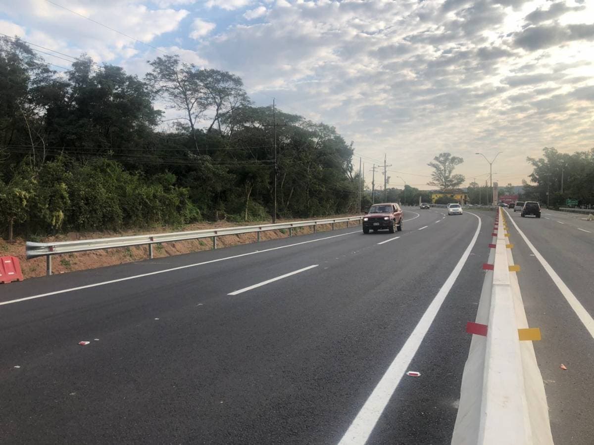 EN VENTA TERRENO EN YPACARAI – 2