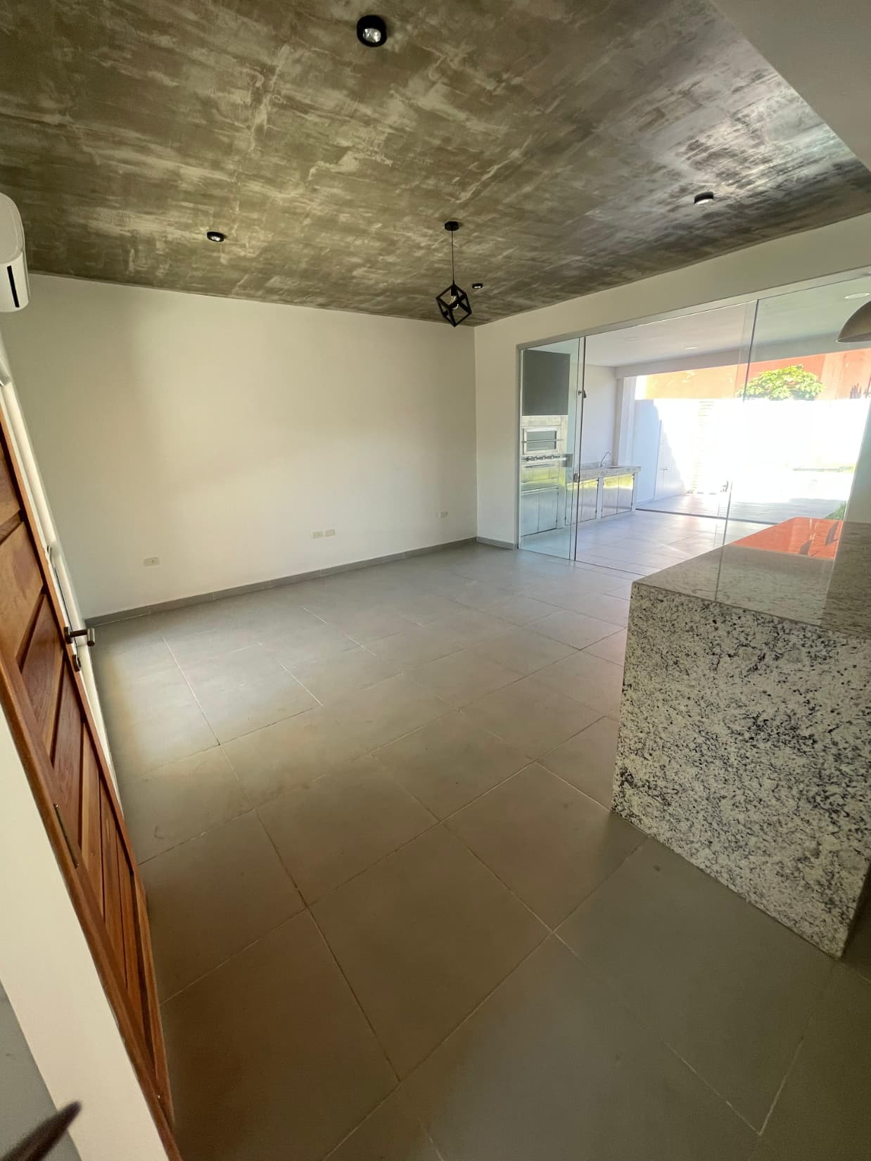 ALQUILO DUPLEX EN LUQUE - CUARTO BARRIO. – 3