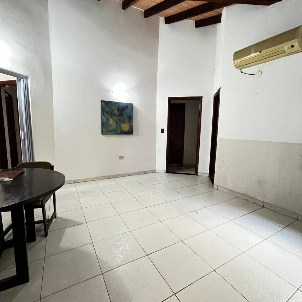 Alquilo Departamento de 3 dormitorios en Barrio Herrera Primer piso