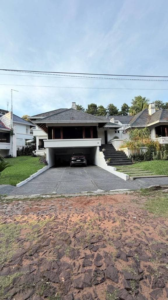 Residencia en Paseo Lomas Verdes – Parques del Yacht - Lambare