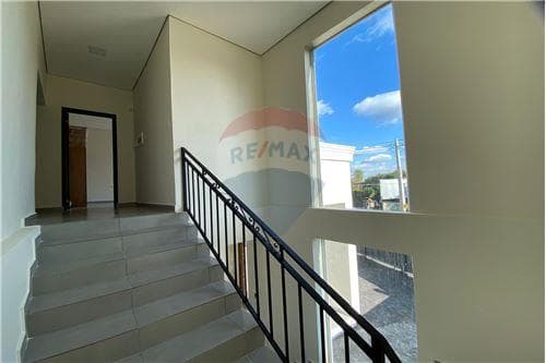 casa estilo moderno zona Mora Cue barrio luque – 2