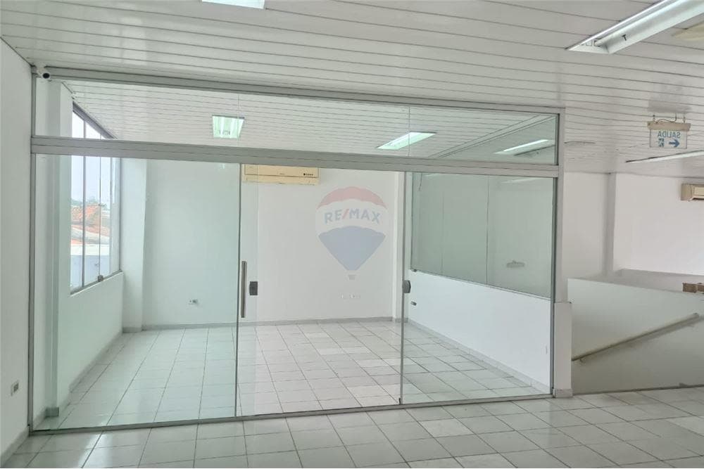 AMPLIO Y LUMINOSO LOCAL COMERCIAL – 2