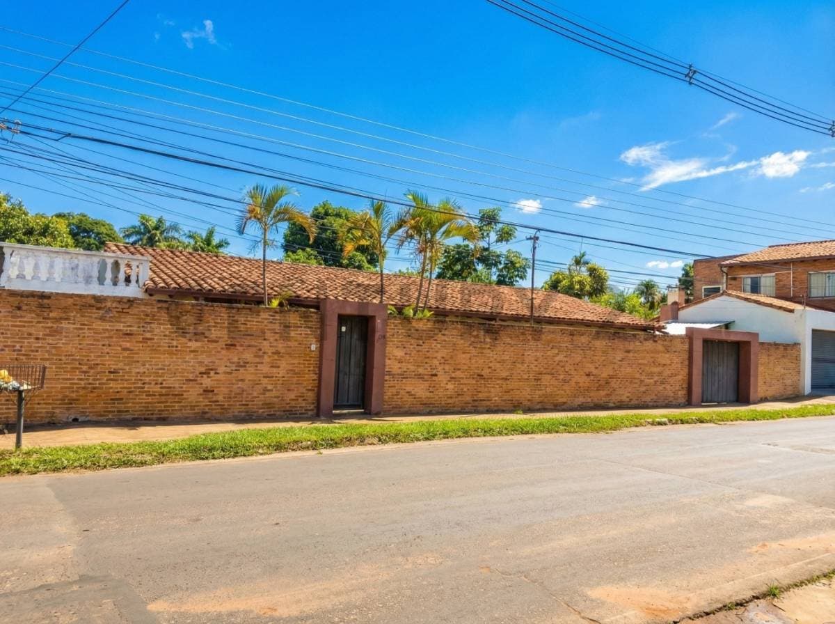 Vendo propiedad en Villa Adela Luque (Z/ Supermercado Los Jardines)