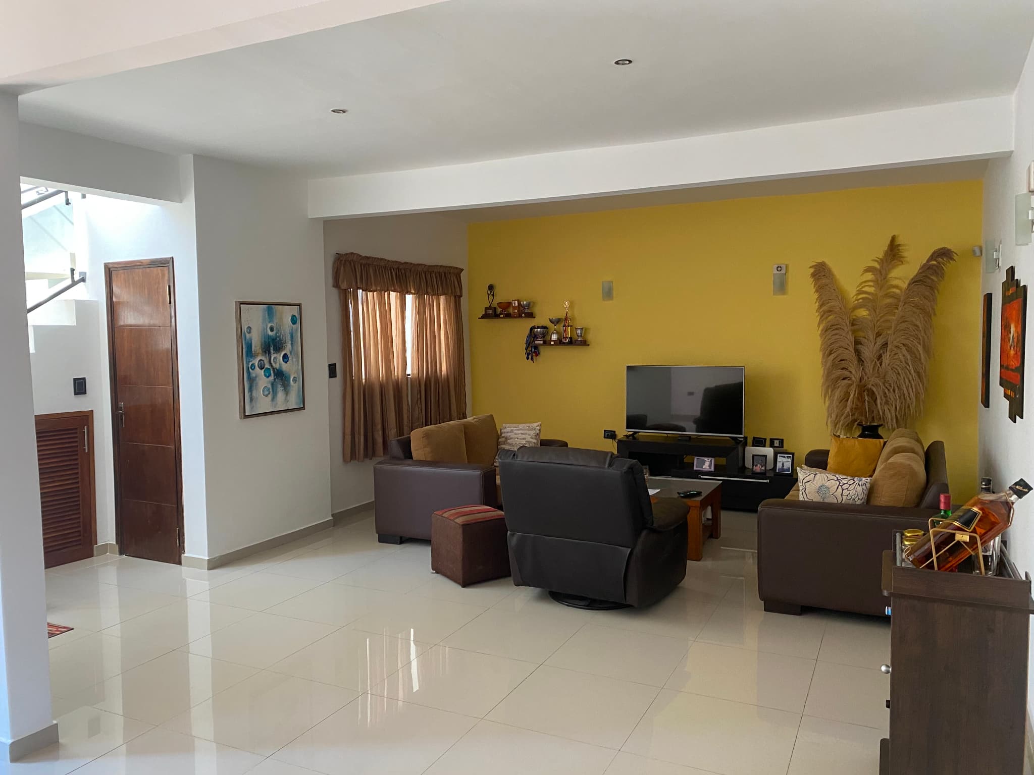 Vendo Moderna Residencia Zona Canal 13 – 3