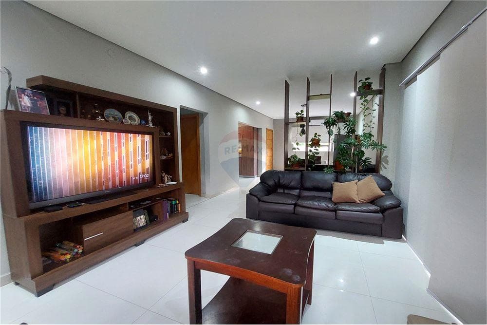 VENDO CASA EN LUQUE PRIMER BARRIO – 3