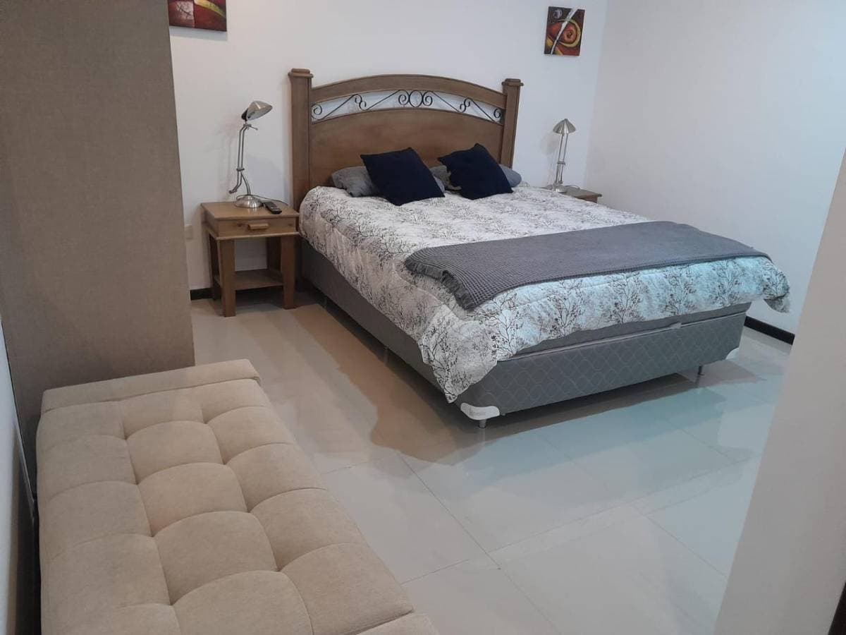 Alquiler departamento en Barrio Lomas Amoblado – 3