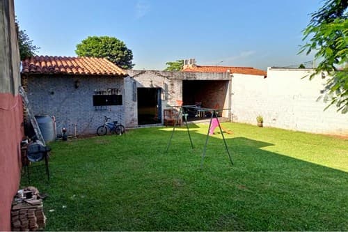 Casa-Venta-Los Pinos entre Brasil y EE.UU, Laurelty, Luque, Central – 3