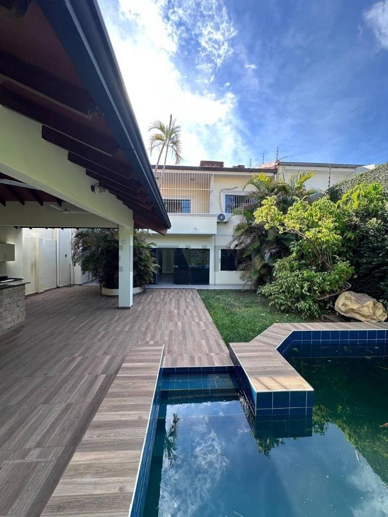 Alquiler de Casa en Los Laureles, Asunción – 2