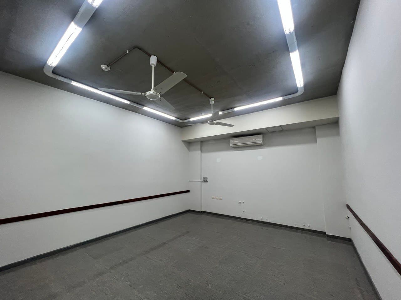 ALQUILER DE AULAS / OFICINAS - EDIFICIO CORPORATIVO – 3