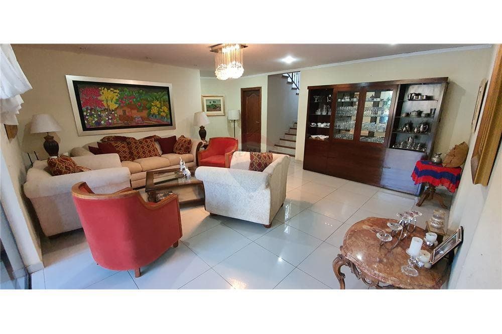 Residencia De 3000 M2 Zona Uca – 2