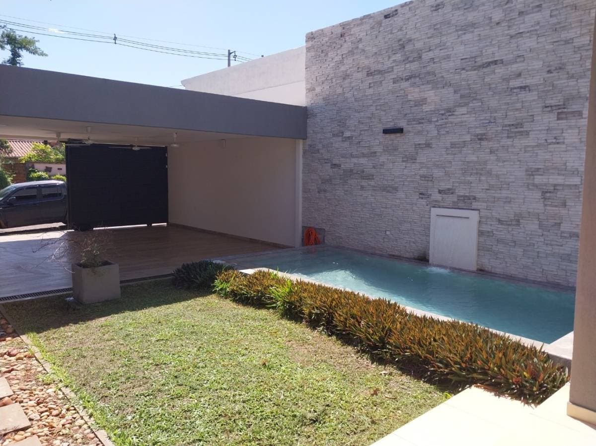 ALQUILO Casa en Lambaré. Zona Unicanal (canal 13) – 2