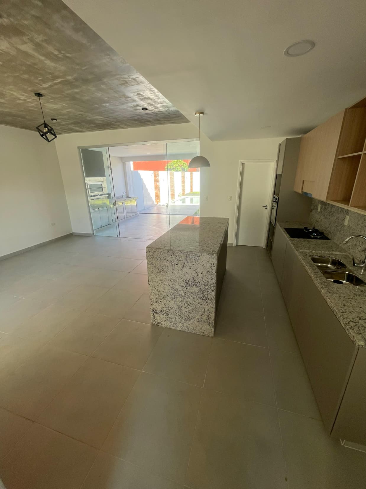 ALQUILO DUPLEX EN LUQUE - CUARTO BARRIO. – 2