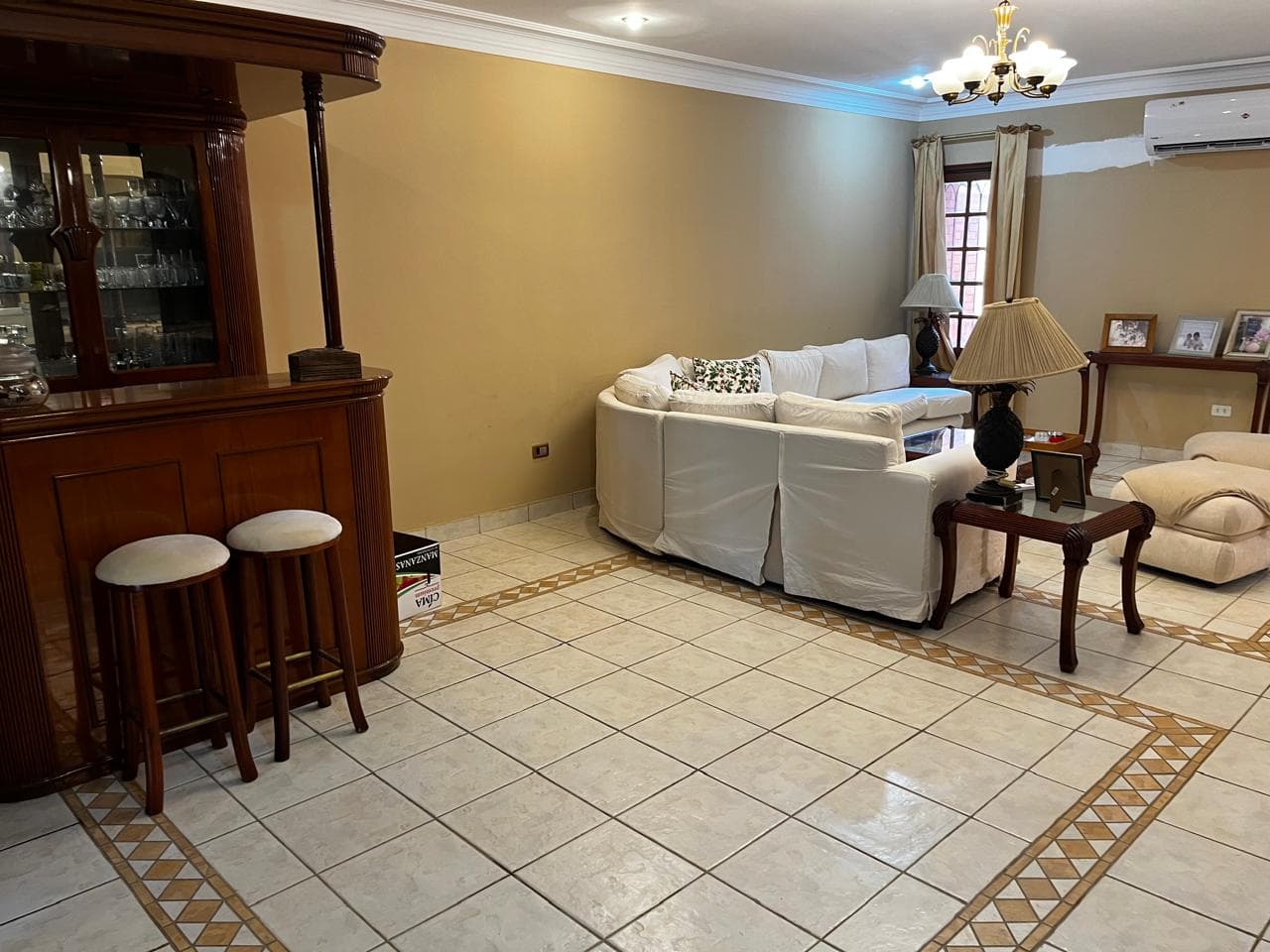 Hermosa Residencia A pasos de la Iglesia Santísima Trinidad – 3