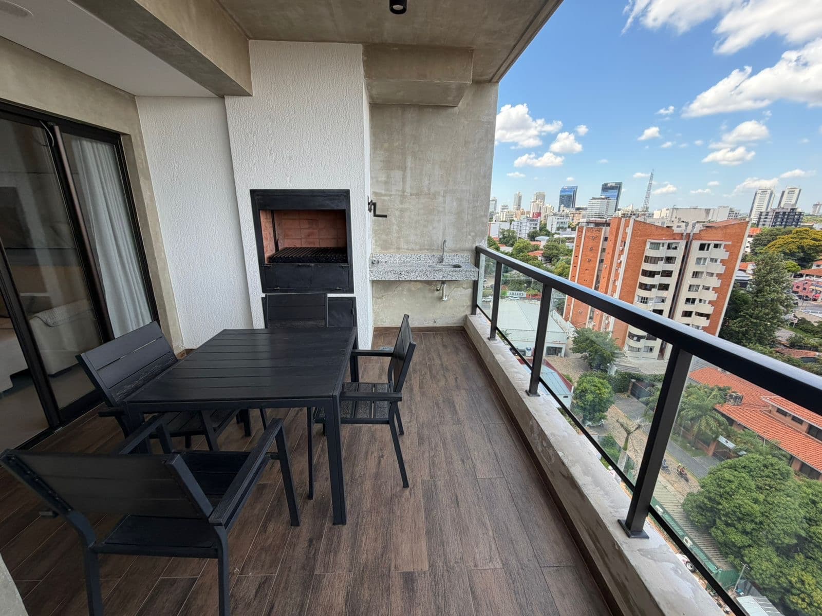 EN ALQUILER AMPLIO DEPARTAMENTO TOTALMENTE AMOBLADO Y EQUIPADO EN LAS LOMAS – 2
