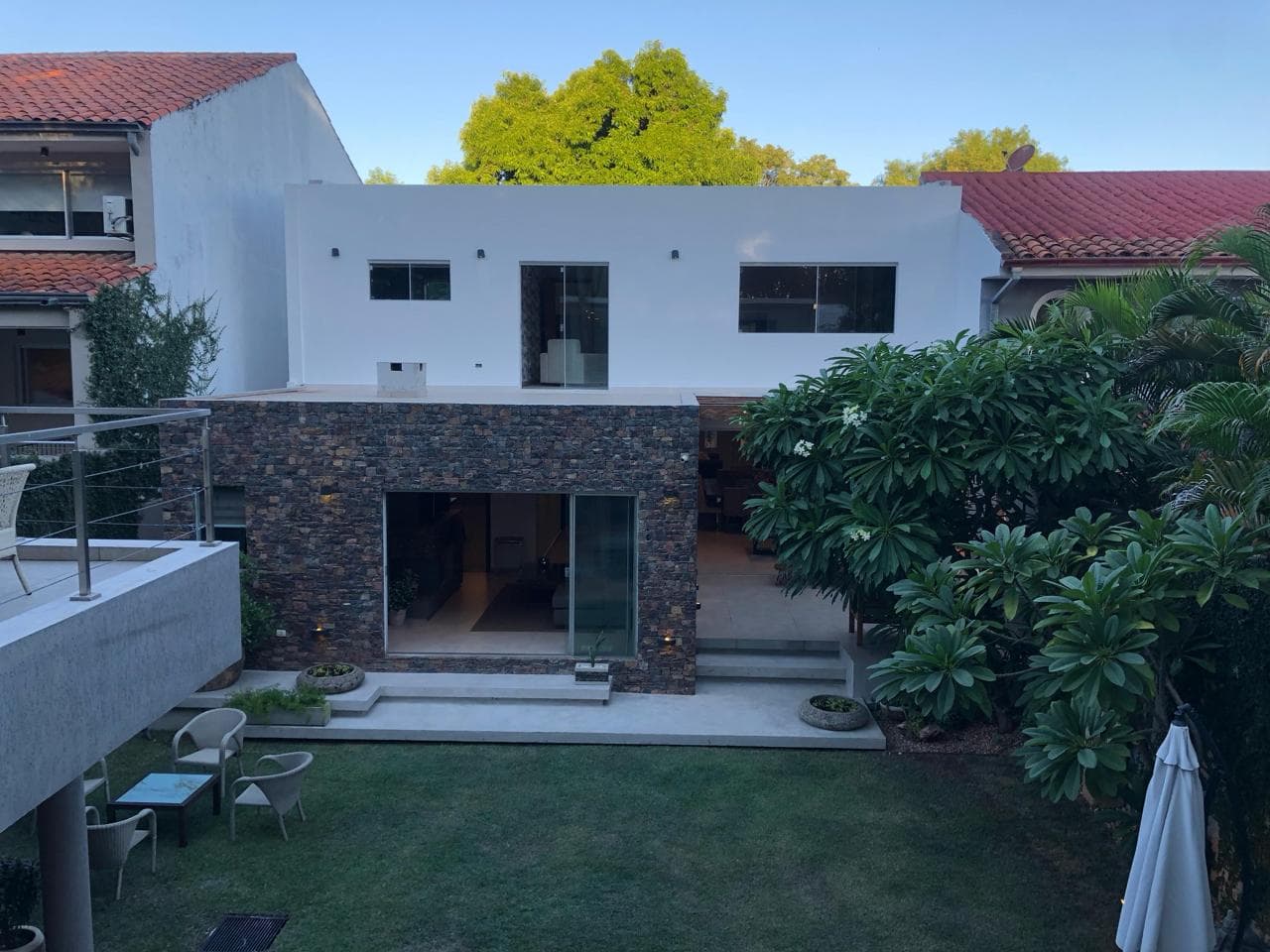 EXCLUSIVA CASA AMOBLADA ESTILO BALI en Recoleta – 2