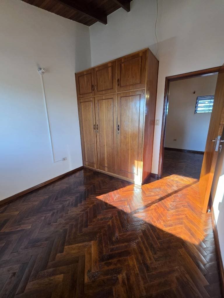 Alquilo departamento de 2 habitaciones en Los Laureles