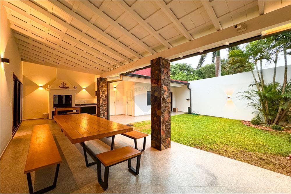 Hermosa casa en lambare limite con Asuncion