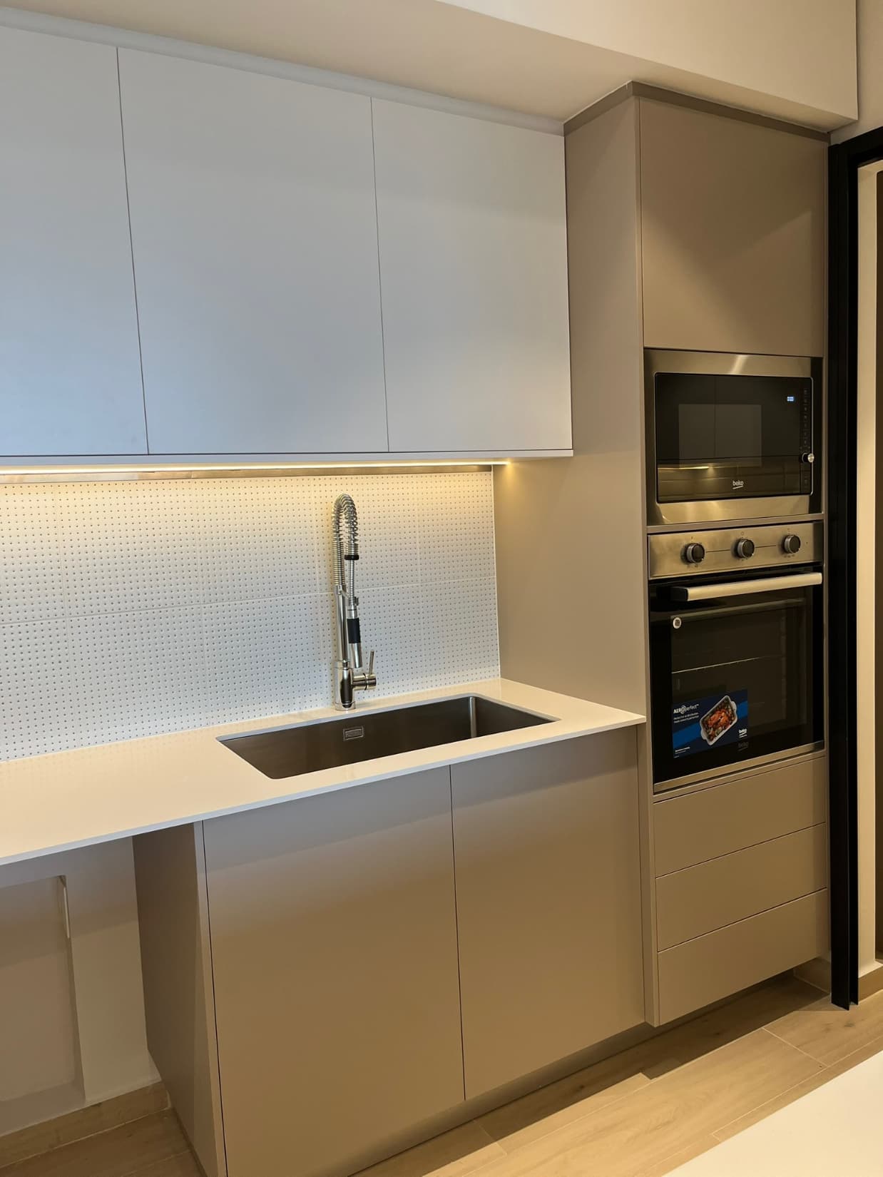 EXCLUSIVO DPTO A ESTRENAR CON PARRILLA MAYO 2026 EN EDIFICIO BOUTIQUE DE LAS LOMAS ZONA SHOPPING DEL SOL ASUNCION – 3