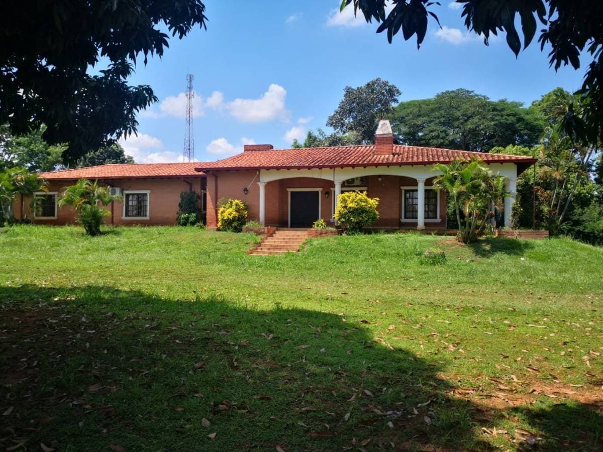 ALQUILO AMPLIA CASA EN CAPIATÁ