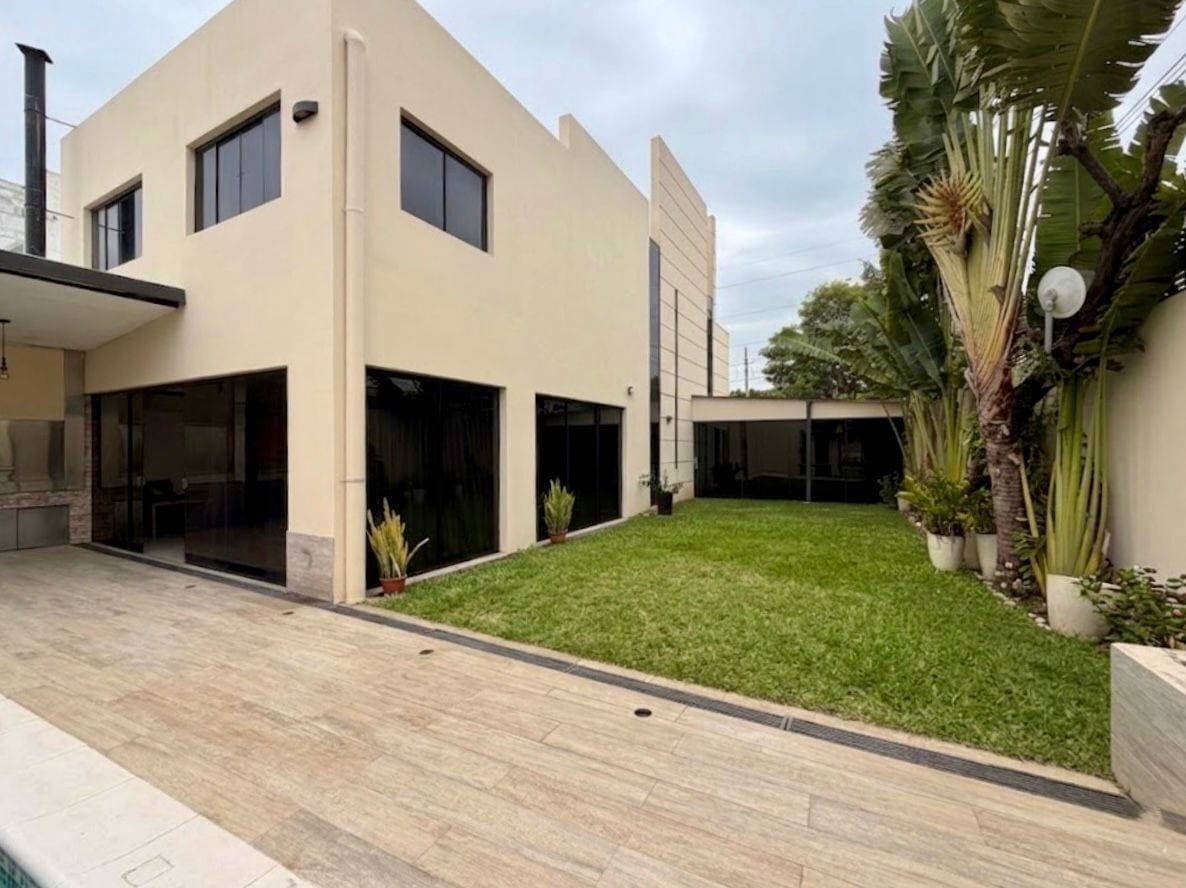 Alquilo Hermosa Residencia en Barrio Las Carmelitas - Asunción – 2