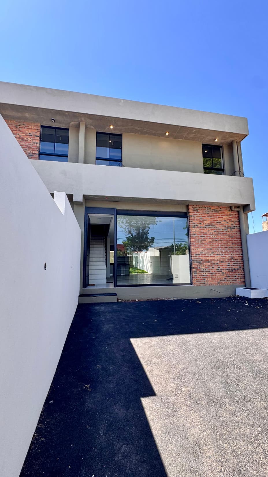 AMPLIOS Y LUMINOSOS DUPLEX A ESTRENAR A 1 CUADRA DE BRUNO GUGGIARI – 2