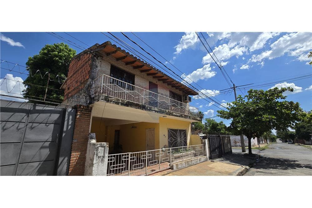 CASA / TERRENO EN VENTA EN BARRIO SAJONIA – 2