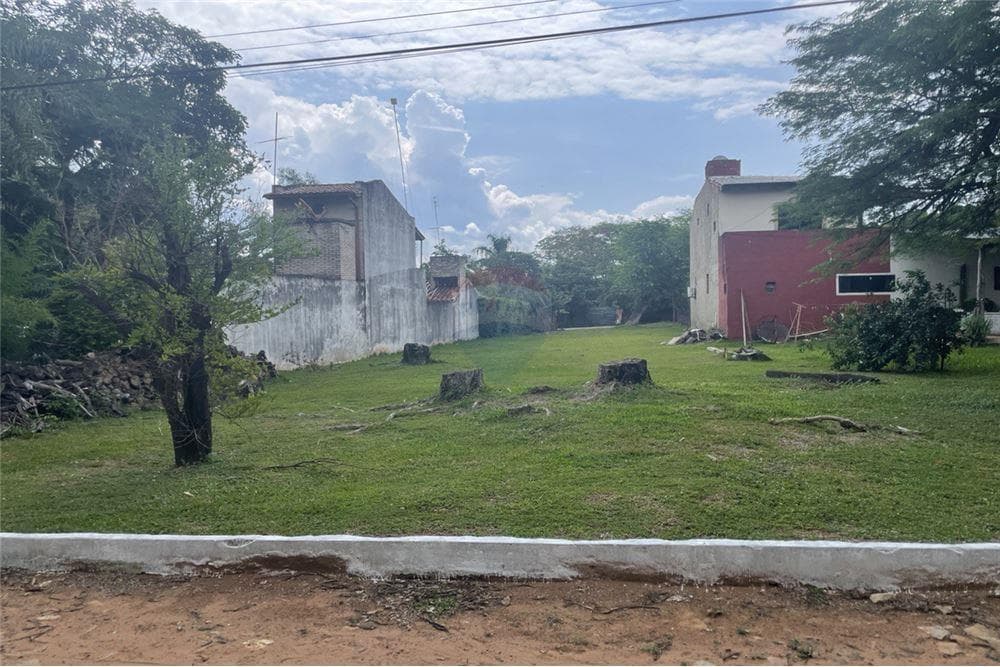 EN VENTA TERRENO EN BARRIO CERRADO PILAR DEL ESTE