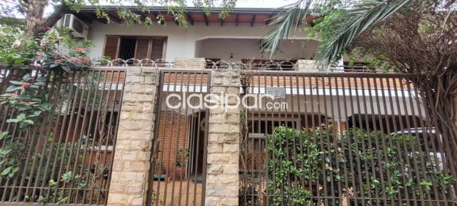 Vendo hermosa casa de 2 plantas Barrio Mcal Estigarribia!!!