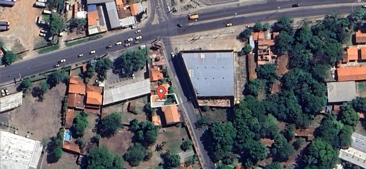 Oportunidad de negocio de propiedad en esquina en esquina concurrida