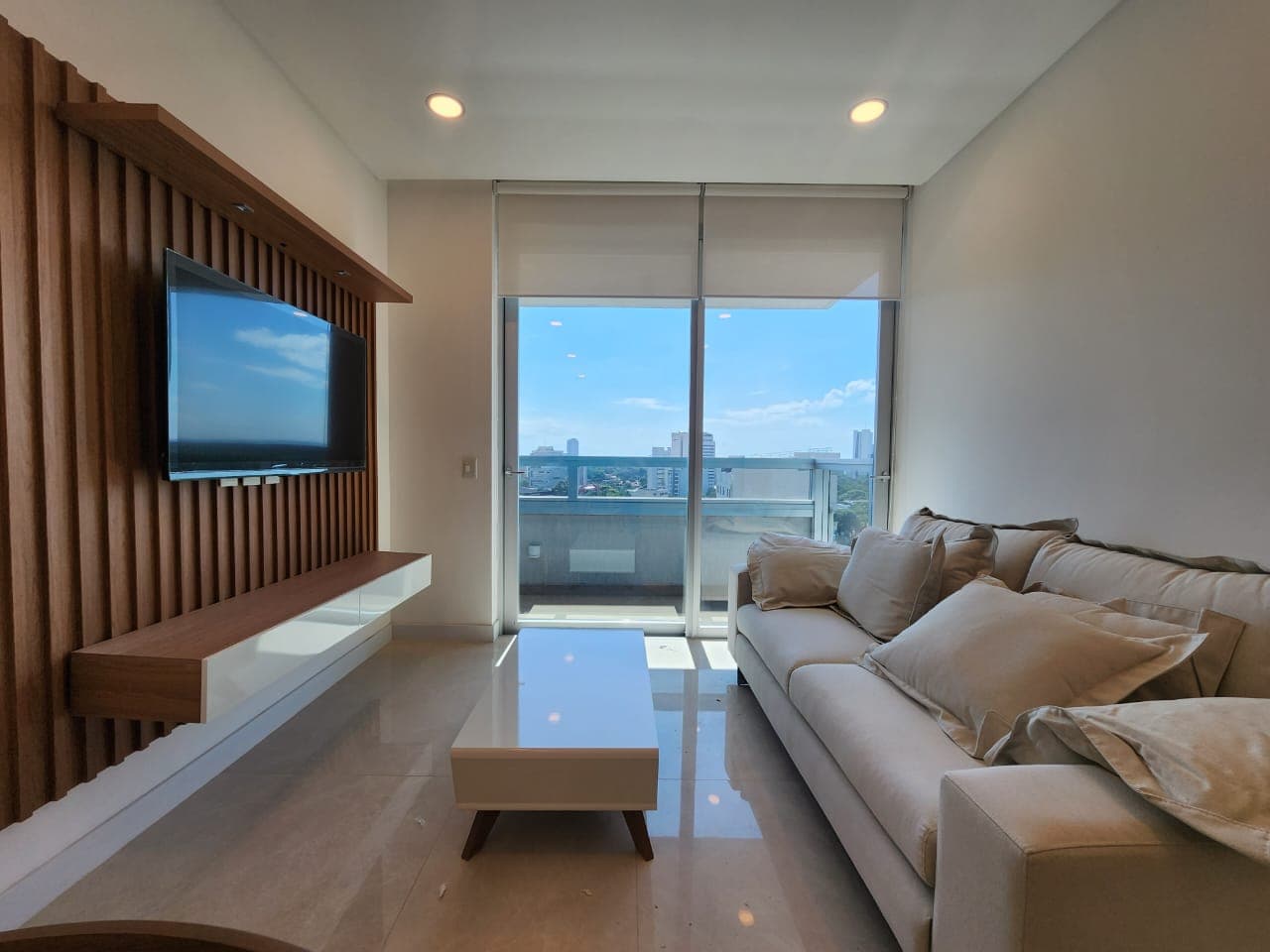 EN ALQUILER ! DEPARTAMENTO AMOBLADO DE 1 DORMITORIO TORRE EMINENT ARMANI