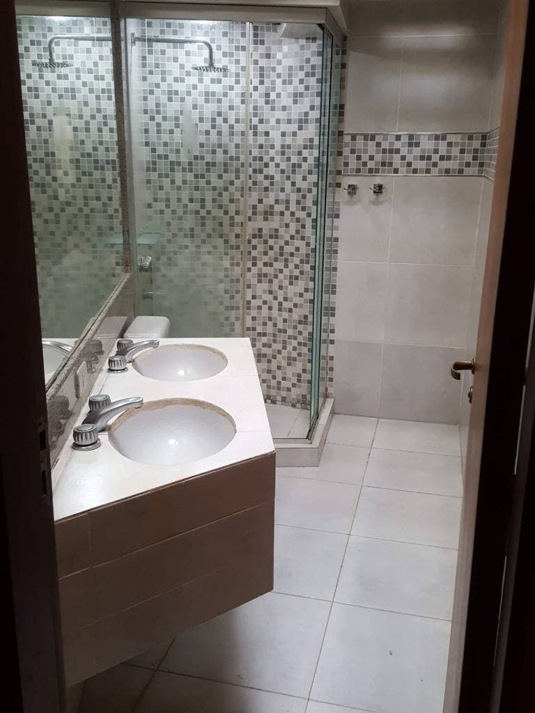 ALQUILO AMPLIA RESIDENCIA EN EL BARRIO YCUASATI – 3