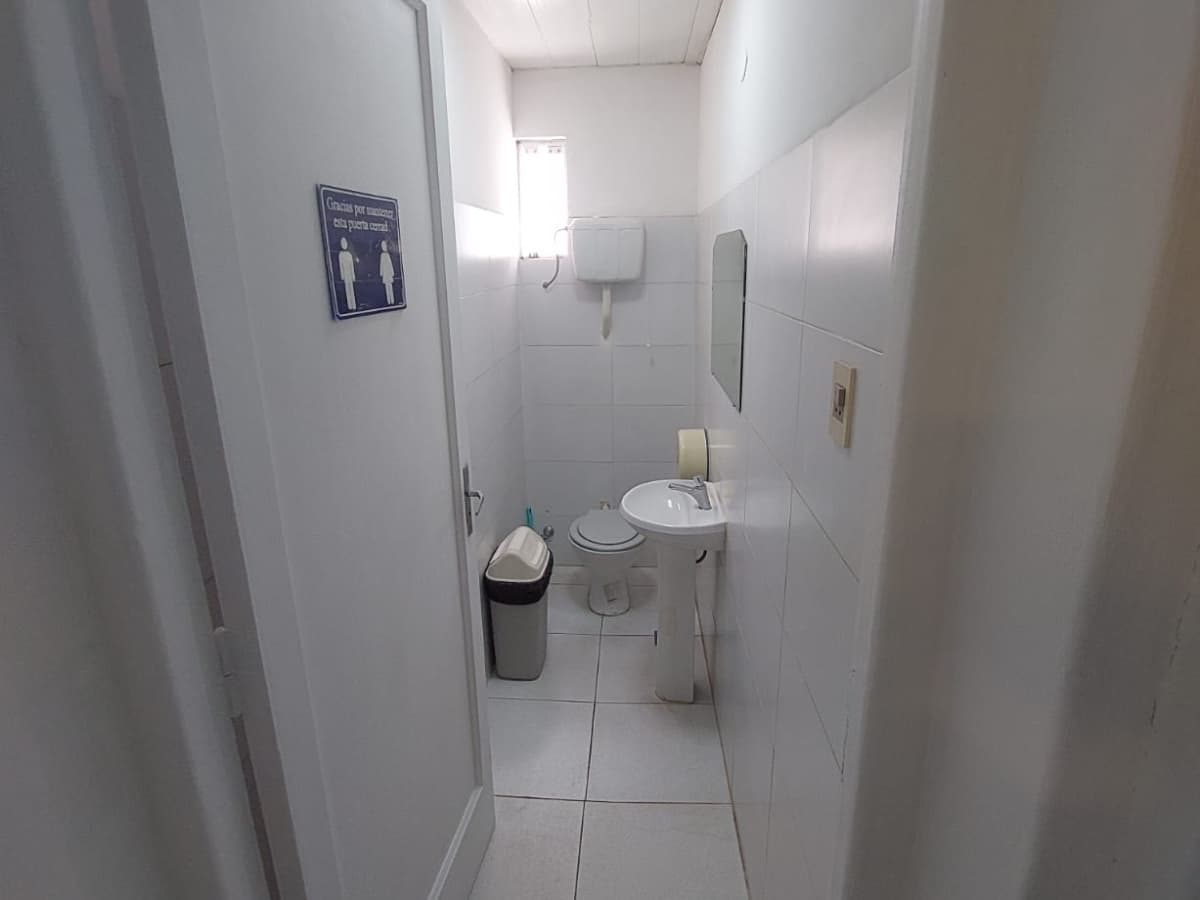 Alquilo Oficina en segundo piso en el Barrio Ciudad Nueva de Asunción – 2