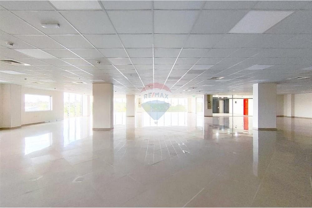 Oficina de 132 m2 en Villamorra – 2