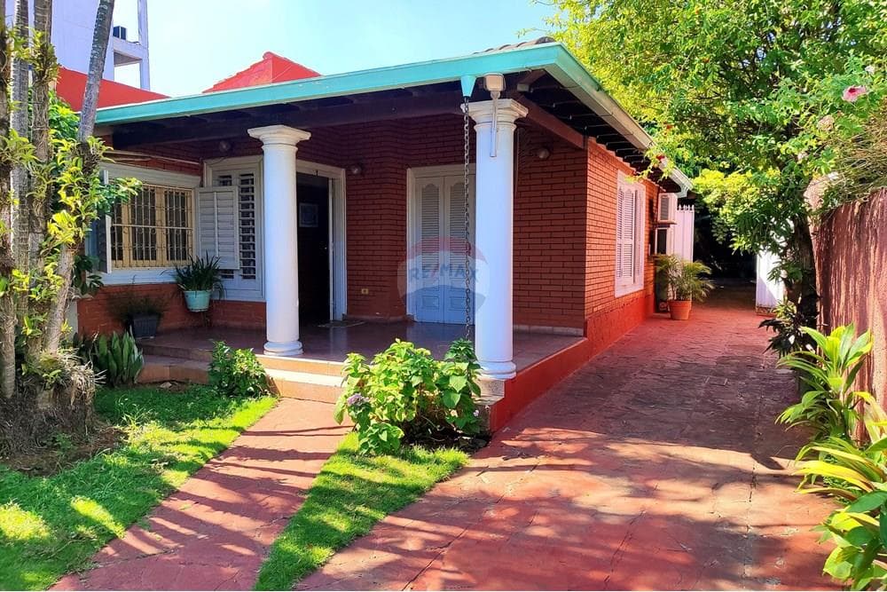 Vendo Casa con Consultorio en Villa Aurelia