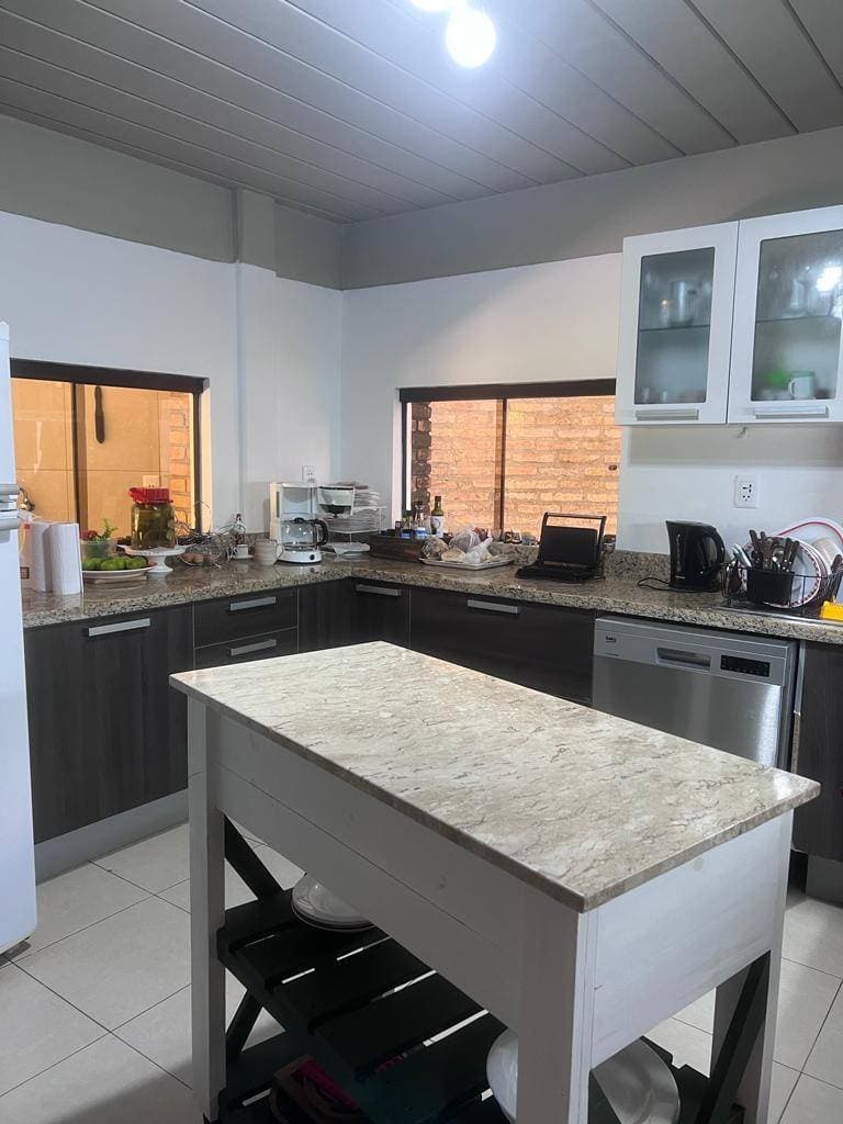 ALQUILO CASA EN Bo. MCAL ESTIGARRIBIA – 3