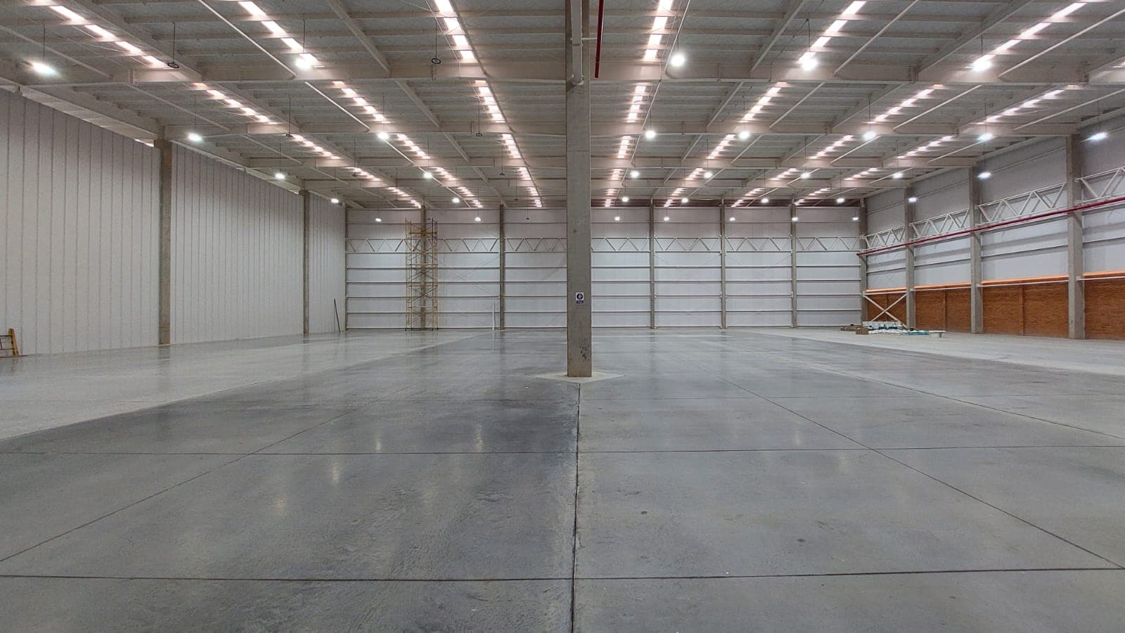 Alquilo Deposito de 1.125 m2 en Luque‼️ C-1142 – 3